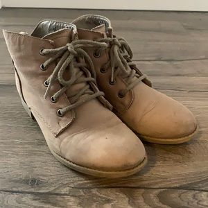 Steve Madden low top combat boots